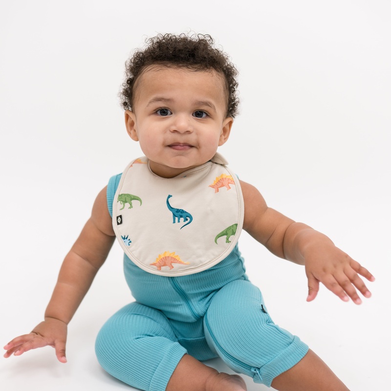 Cushy Bib in Ecru Roar