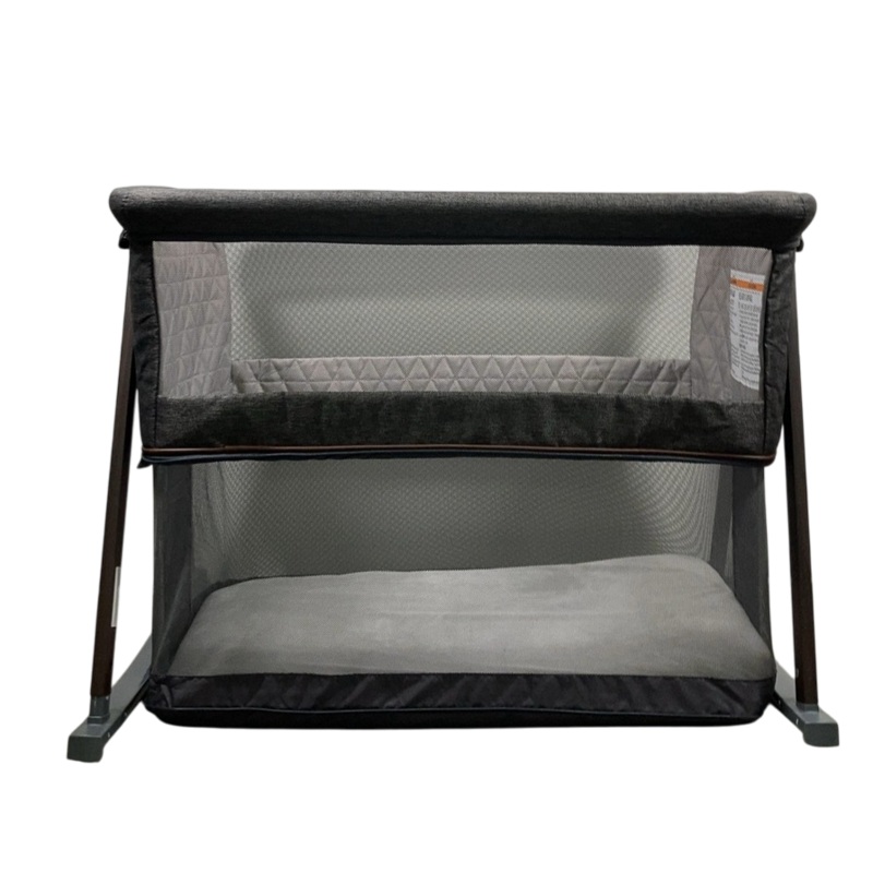 Safety 1st Slumber-and-Play Bassinet