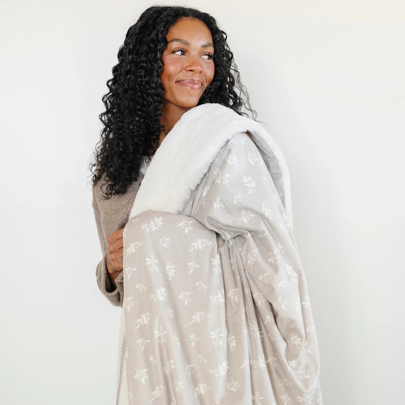 Lilly Minky/Lush Throw Blanket – Home Throw