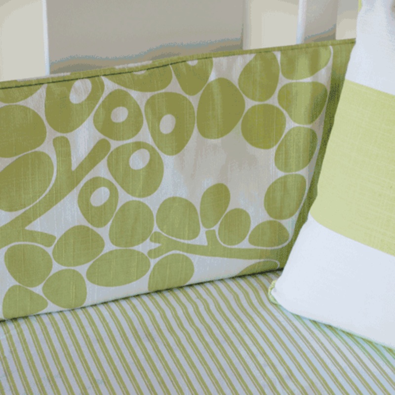 Oilo Crib Sheet in Spring Green