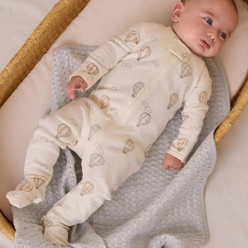 Quincy Mae – Organic Zip Long Sleeve Footie – Hot Air Balloons