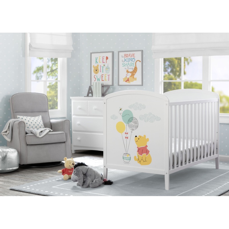 Disney Winnie The Pooh 3-in-1 Convertible Crib