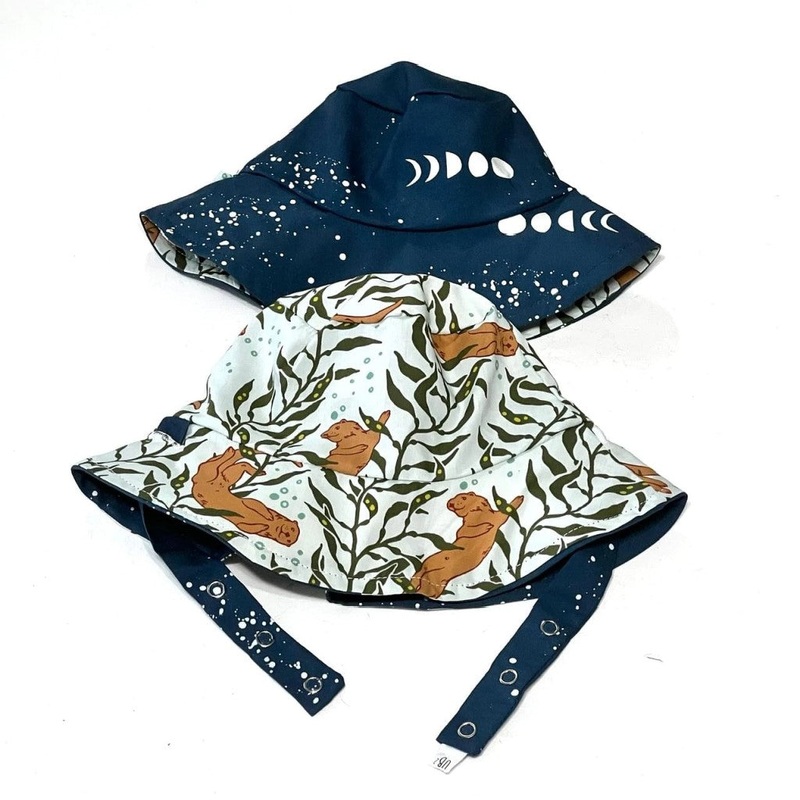 Organic Reversible Bucket Sun Hat – Otters XXS (0-3 months)