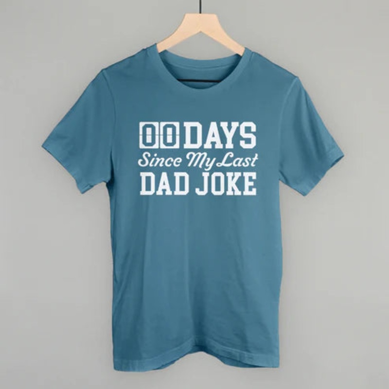 Days Since My Last Dad Joke Tee Medium