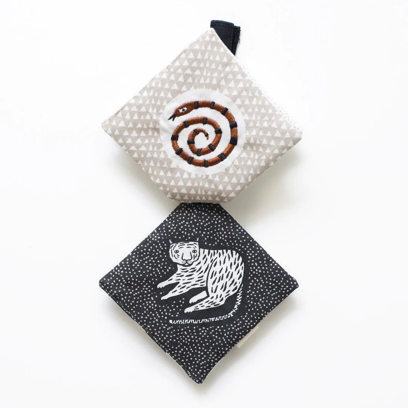 Crinkle Pages Stroller Toy – Wild